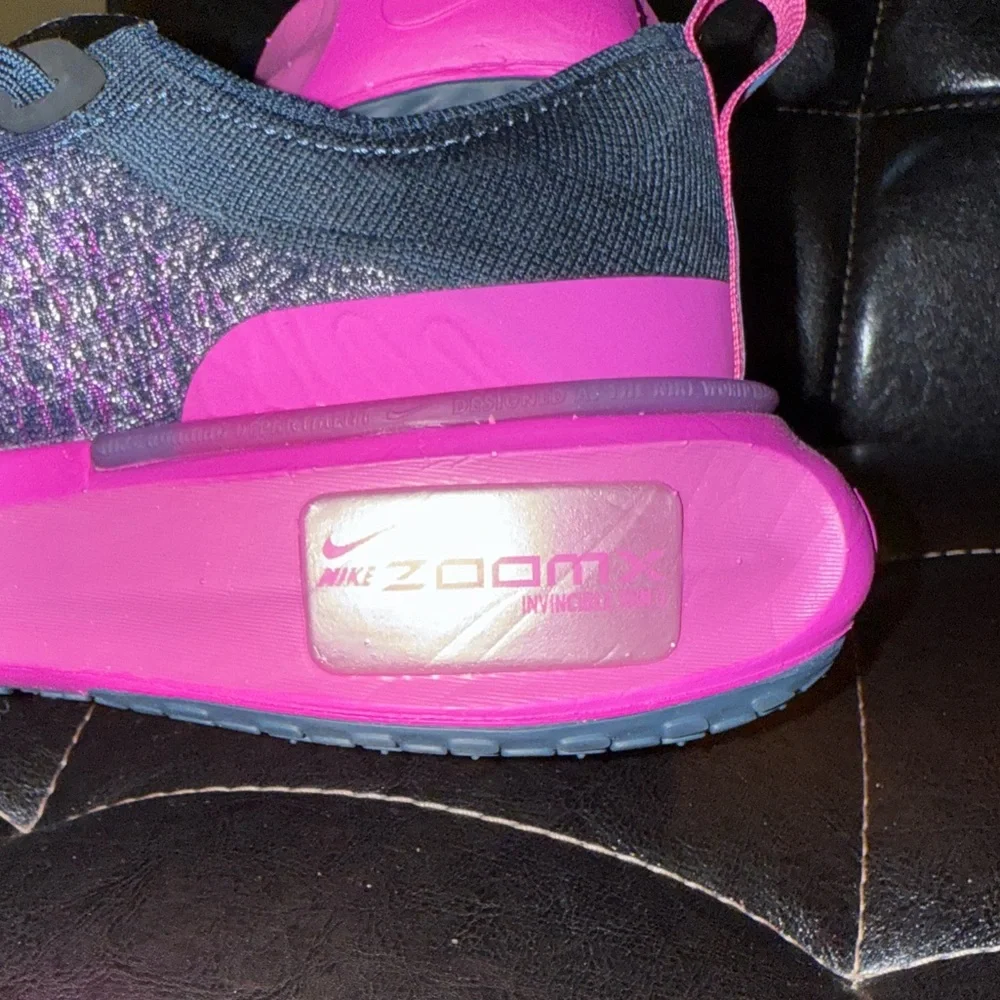 NIKE WMNS ZOOMX INVINCIBLE RUN FK 3 - Picture 9 of 16
